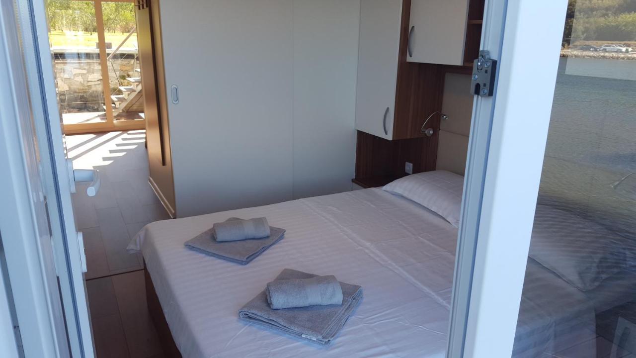 מלון PUY House Boat - Floating House Sofia מראה חיצוני תמונה
