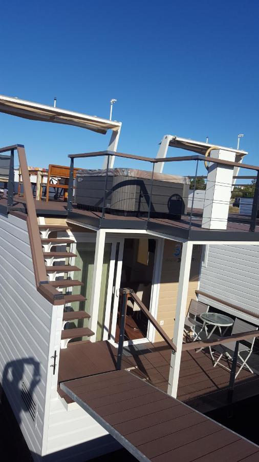 מלון PUY House Boat - Floating House Sofia מראה חיצוני תמונה