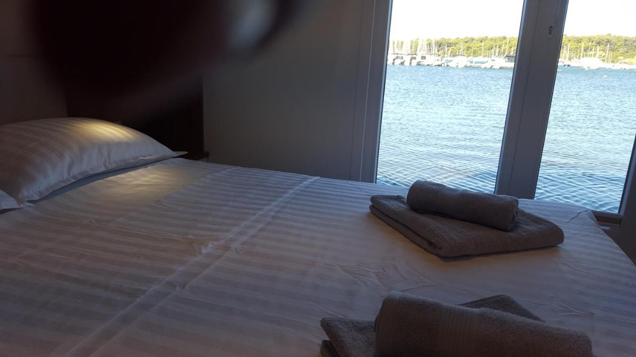 מלון PUY House Boat - Floating House Sofia מראה חיצוני תמונה